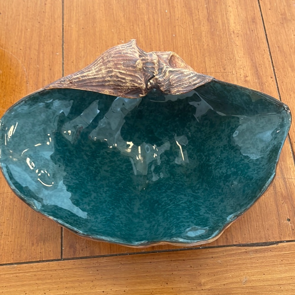 Terra Firma ceramic/terra cotta earthenware shell serving/decorative bowl.